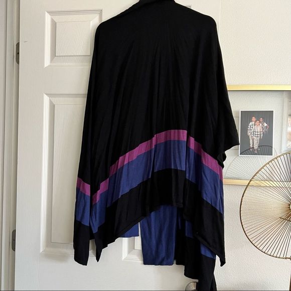 Sejour woman’s poncho  - Picture 3 of 6